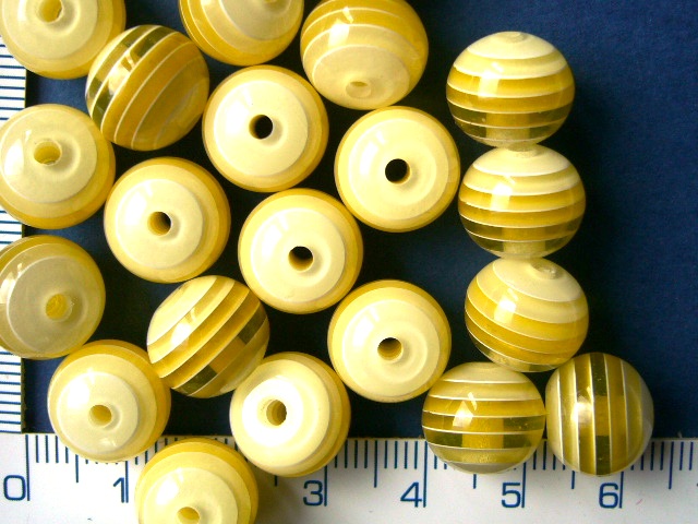 Plastové korálky, žlutá kulička, 12mm, 1ks
