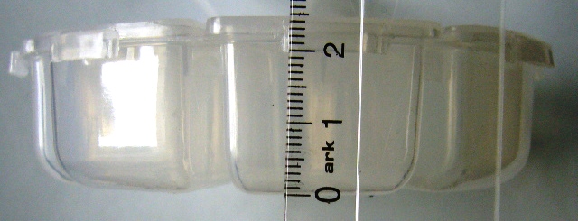 Plastový box na materiál, kulatý, 8 příhrádek, 26x100mm