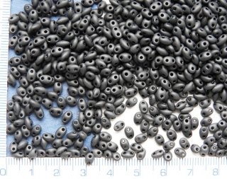 Korálky dvoudírkové, twin - preciosa,černý mat, cca 180ks, 10g