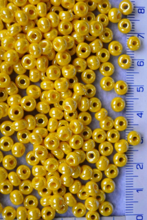 Rokajl, PRECIOSA, žlutý perleťový,velikost 3/0, balení 50g