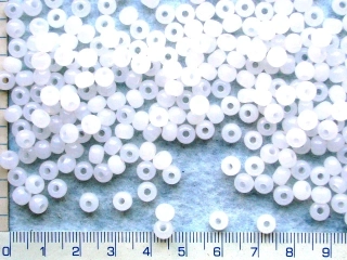 Rokajl, PRECIOSA, bílý mléčný,velikost 2/0,balení 50g