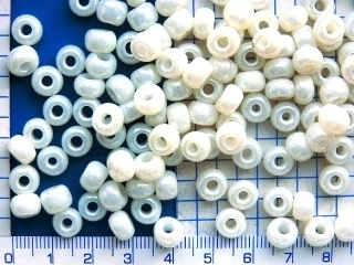 Rokajl, PRECIOSA, smetanový perleťový,velikost 2/0, balení 50g