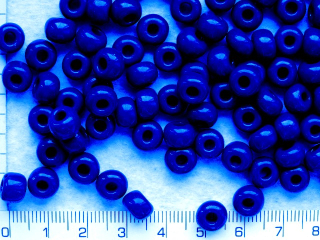 Rokajl, PRECIOSA, tv.modrý sytý,velikost 1/0/cca7,7mm/, balení 50g