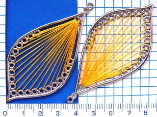 Niťové přívěsky, závěsy, vyplétané nití, žlutá kapka, 73mm, 1ks