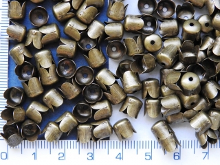 Kaplíky, mosazný zvoneček,7x7mm, otvor 6mm,1ks