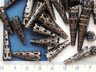 Kaplíky, měděný ozdobný kužel, 22x9mm, otvor 9mm,1ks