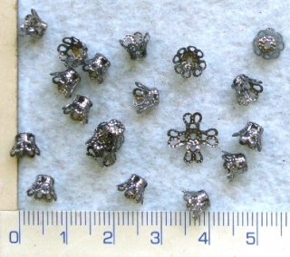 Kaplíky, antracitová kytička,5mm,20ks