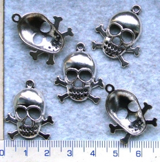 Kovové korálky - přívěsky,stř.lebka,26x22mm,1ks