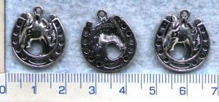 Kovové korálky - přívěsky,stř.podkova s hlavou koně,21x19mm,1ks
