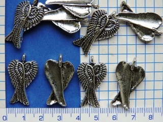 Kovové korálky,stř.andělská křídla-srdíčko,28x16mm,,1ks