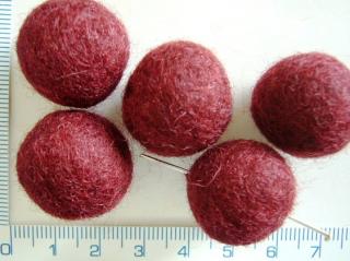 Plstěné korálky, plstěná kulička, 20mm,bordo,1ks