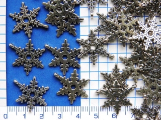 Kovové korálky - přívěsky,stř.vločka,23x20mm,1ks