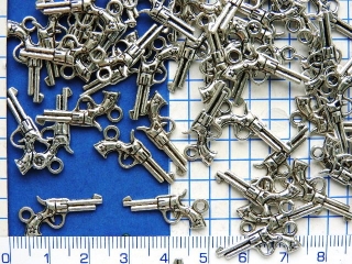 Kovové korálky - přívěsky,stř.pistolka,22x11mm,1ks