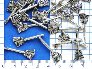 Kovové korálky - přívěsky,stř.koště,28x10mm,1ks