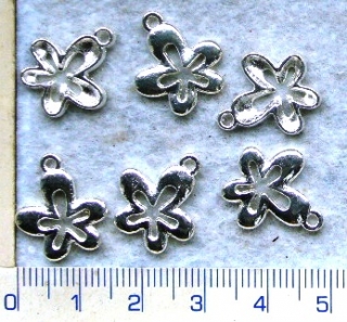Kovové korálky-přívěsky,stř.kytička,17x14mm,1ks