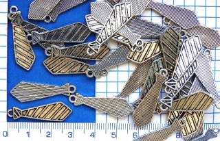 Kovové korálky - přívěsky,stř.kravata,30x10mm,1ks