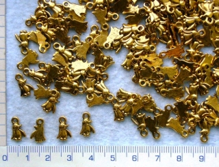 Kovové korálky - přívěsky,12mm,zlatý tučňák,1ks