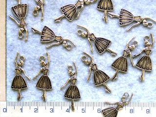 Kovové korálky - přívěsky,stř.tanečnice,31x15mm,1ks