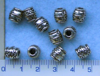 Kovové velkodírkové korálky, stř.zdobený soudeček,8x7,5mm,otvor 3mm,1ks