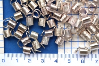 Zakončení pro lanka, stříbrná pružinka širší, otvor 5mm,1ks