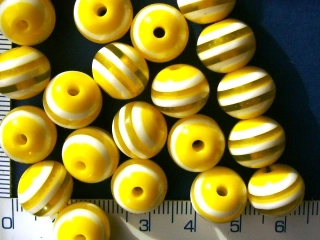 Plastové korálky, žlutobílá proužkovaná kulička,10mm,1ks