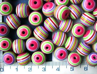Plastové korálky, 10mm, červenozelenobarevná kulička,1ks