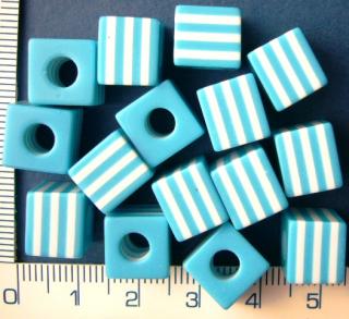 Plastové korálky, 9mm, modrobílá kostička, 1ks