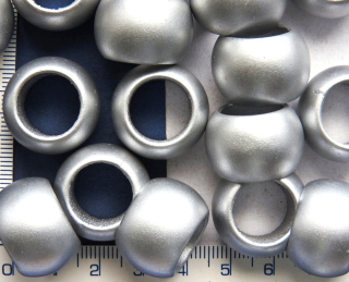 Plastové korálky,22x5mm,průtah 14mm, stříbrný korál mat,1ks