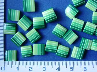 Plastové, nalepovací, 8mm, zelený čtverec, 1ks