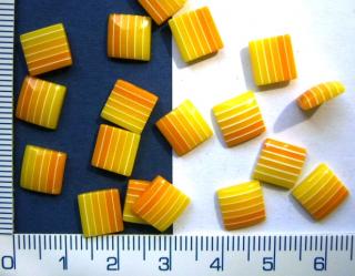 Plastové, nalepovací, 8mm, žlutooranžový čtverec, 1ks
