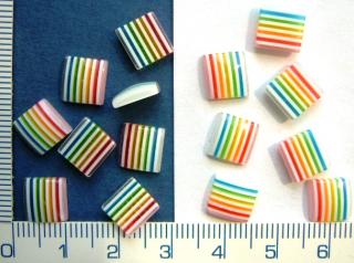 Plastové, nalepovací,8mm, barevný čtverec , 1ks