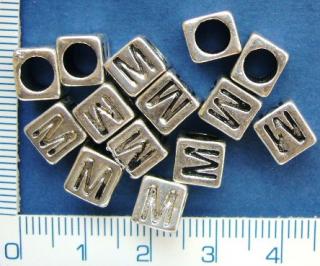 Kovové korálky, písmenka, 6x7mm, průměr průtahu 4mm, M