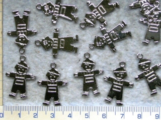 Kovové korálky, stř.panáček,18x26mm,1ks