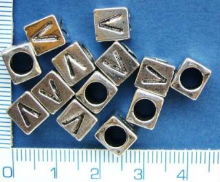 Kovové korálky, písmenka, 6x7mm, průměr průtahu 4mm, V