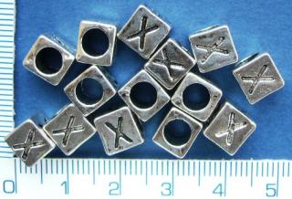 Kovové korálky, písmenka, 6x7mm, průměr průtahu 4mm, X