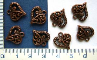 Kovové korálky, měděné srdce,13x14mm,1ks