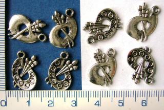 Kovové korálky, paleta se štětcemi, 15x17mm,1ks