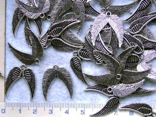 Kovové korálky, starostříbrná křídla, 24x16mm,1ks