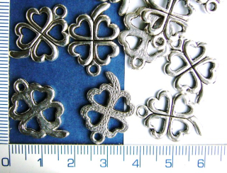 Kovové korálky,stříbrný čtyřlístek, 11x16mm,1ks