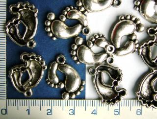 Kovové korálky,stříbrná chodidla,15x20mm,1ks