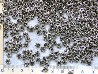 Kovové korálky,kytička, 6x2mm,1ks