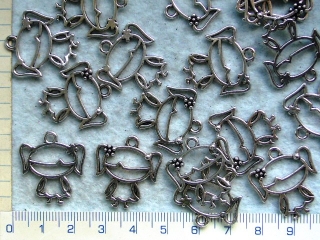 Kovové korálky,silueta holčičky 24x21mm,1ks