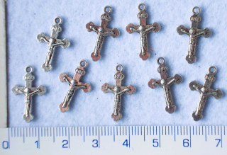 Kovové korálky,stř.křížek,19x12mm,1ks