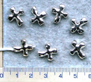 Kovové korálky, stř. kříž 14x12mm, 1ks