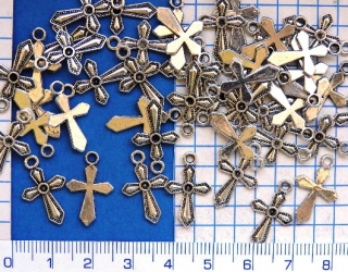 Kovové korálky,stř.kříž,19x11mm,1ks