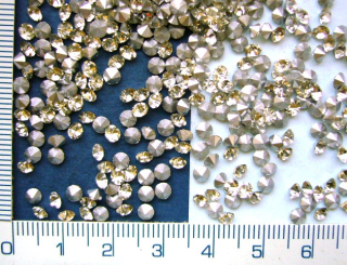 Broušené korálky,3,2mm,skleněné čiré broušené rivoly,20ks