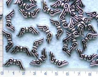 Pokovený plast, stř.křídla, 21x10mm,1ks