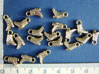 Pokovený plast, barva stříbrná, bota, 10mm