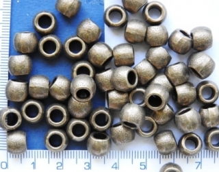 Kovové korálky - přívěsky,hladký stříbrný korálek s velkým průtahem,9x8mm,otvor 5mm,1ks
