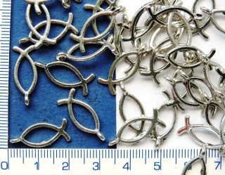Kovové přívěsky, stříbrná ryba,20x8mm,1ks